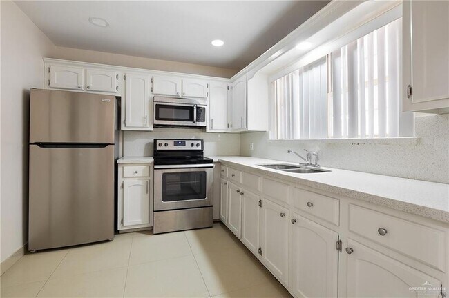 Building Photo - 3001 Ashley Pl