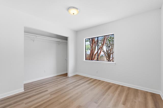Building Photo - 102 Pinyon Ln