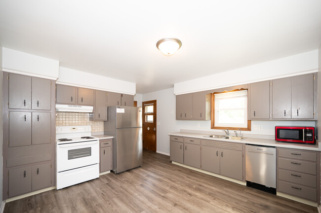 Primary Photo - 2418 23rd Ave NW
