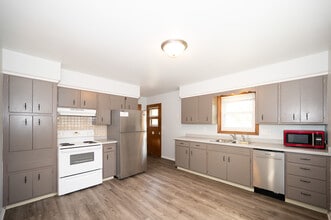 Building Photo - 2418 23rd Ave NW