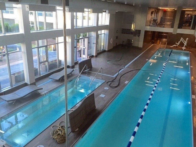 Building Photo - Exquisite 2 Bed/2 Bath Downtown Condo at I...