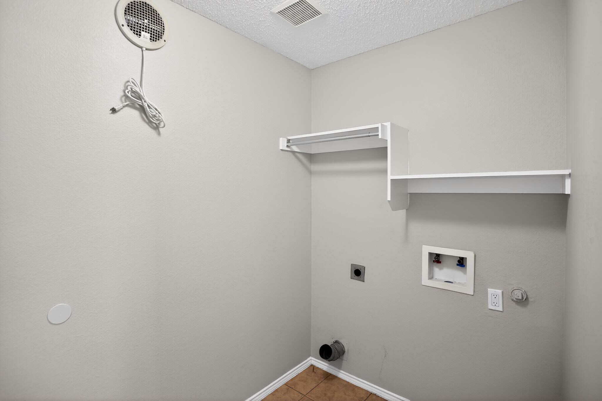 Building Photo - 4608 Merlot Dr