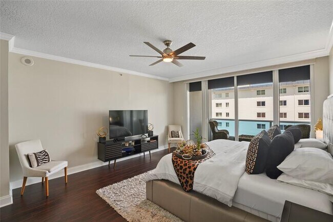 Building Photo - 715 Bayshore Dr