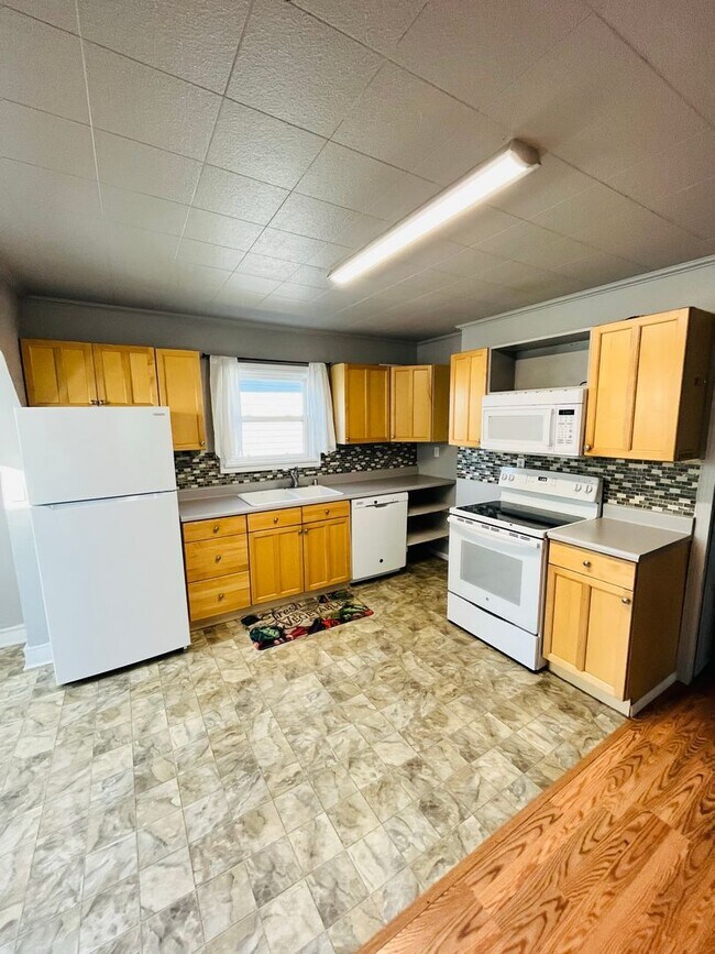 Building Photo - Charming West Bremerton Home