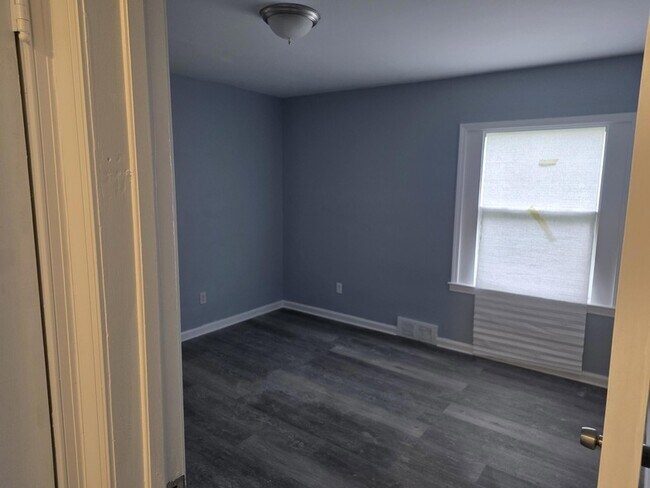 Building Photo - 12840 Kilbourne Ave