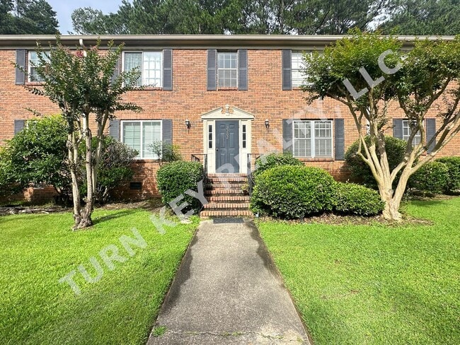 Primary Photo - Condo for rent in Vestavia Hills - *MOVE I...