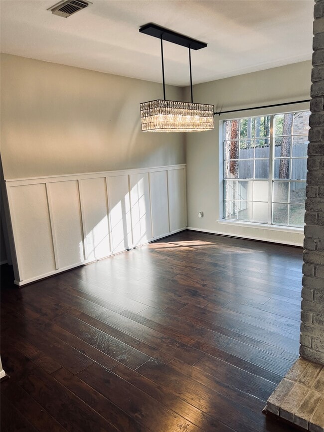 Building Photo - 75 E Village Knoll Cir