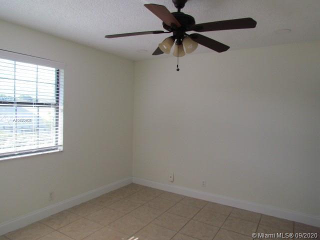 Building Photo - 2630 Riverside Dr