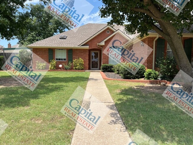 Building Photo - Beautiful 3 Bedroom W/ Move In Special