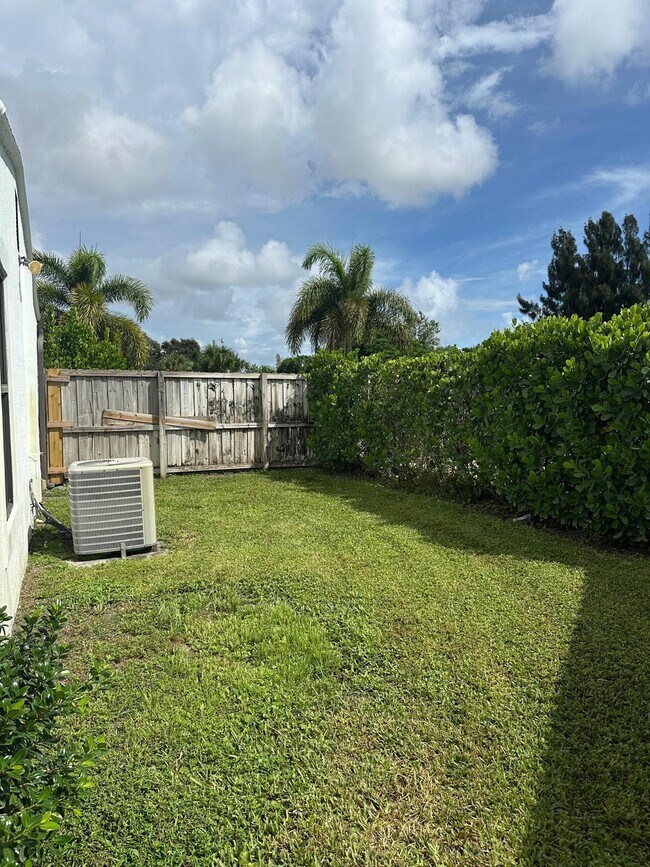 Building Photo - 2940 Cherokee Rd