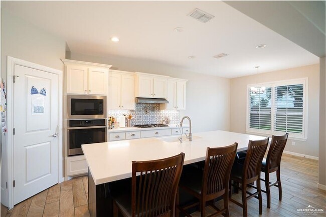 Building Photo - 4600 Choke Canyon Dr