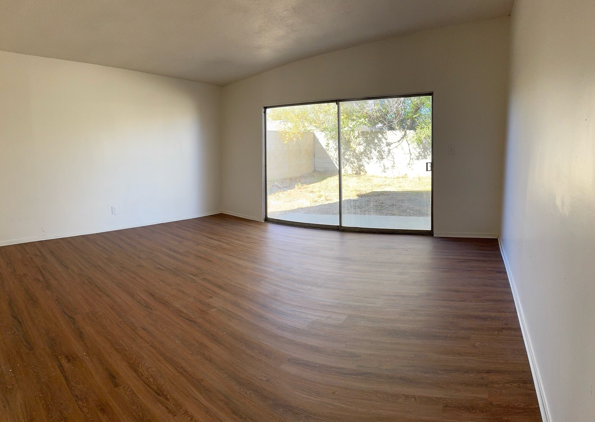 Building Photo - 1115 W Avenue H6