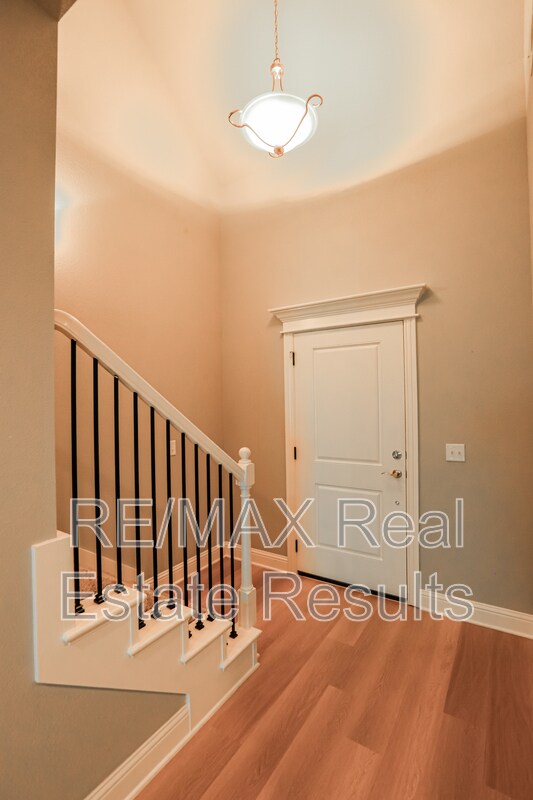 Building Photo - 5911 SW Gentle Winds Ave