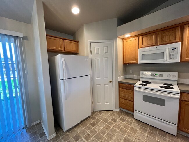 Building Photo - 16847 Bayou Way