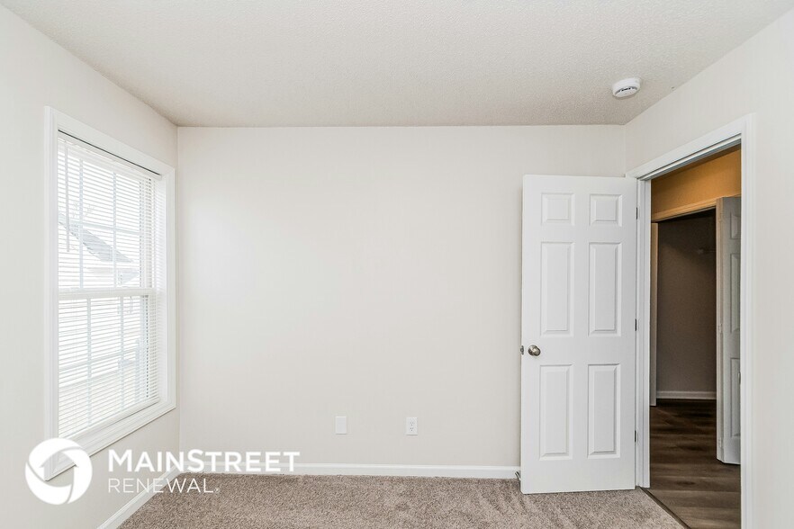 Building Photo - 5112 Parkerwood Dr