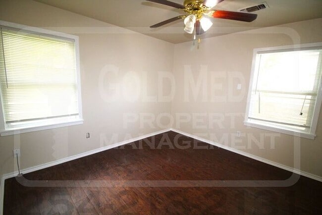 Building Photo - 1000 Morris Dr