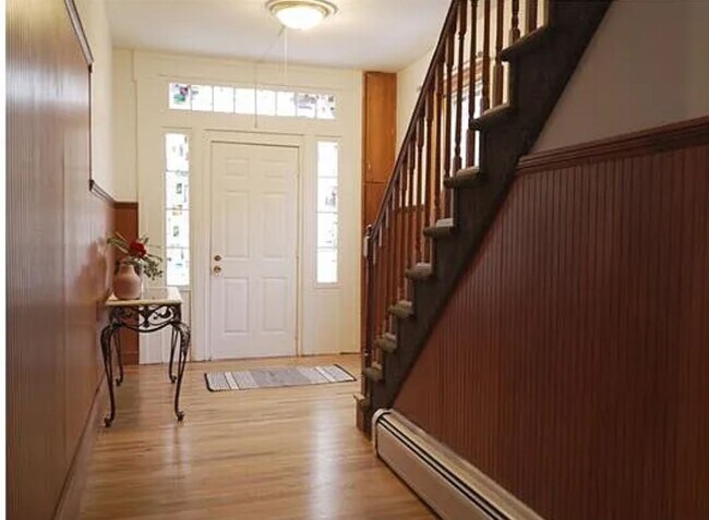 Building Photo - Spacious 3-bedroom, 1st-floor apartment located in a quiet residential neighborhood of Westfield.