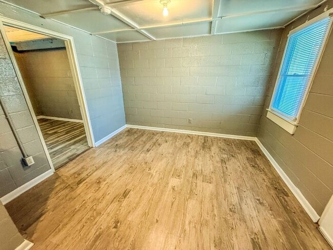 Building Photo - 1 Bed 1 Bath Available Now at Gurley Flats in Durham!