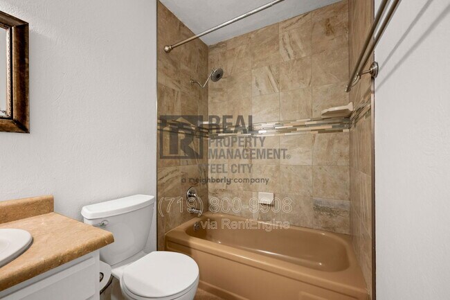 Building Photo - 12 Chicory Ct