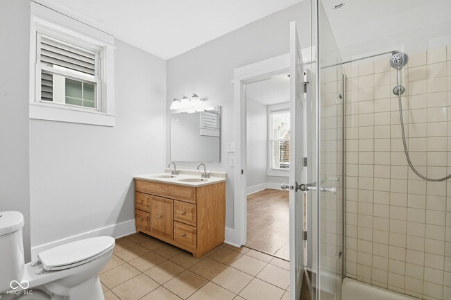 Building Photo - 717 Parkway Ave