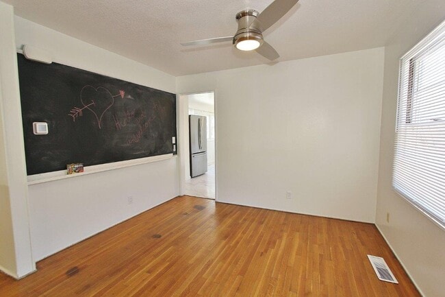 Building Photo - 1210 N 20th St