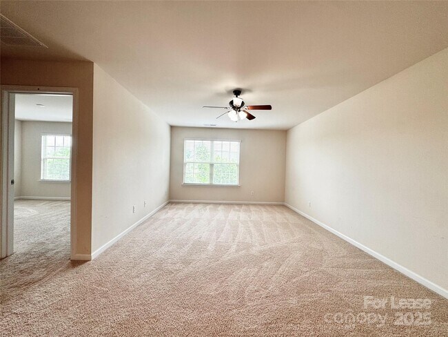 Building Photo - 10428 Honeyfur Ct