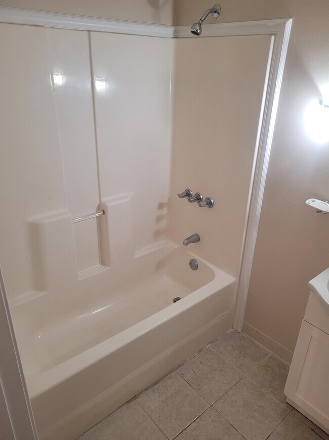 Building Photo - 4808 Fordham Dr