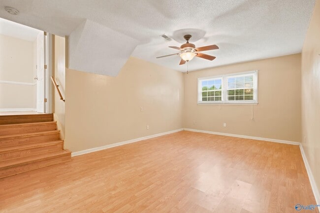 Building Photo - 104 Deer Trail