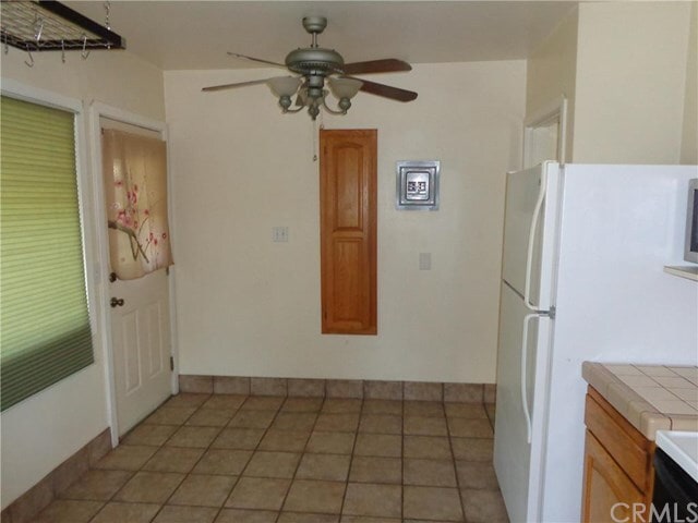 Building Photo - 464 E 6th Ave