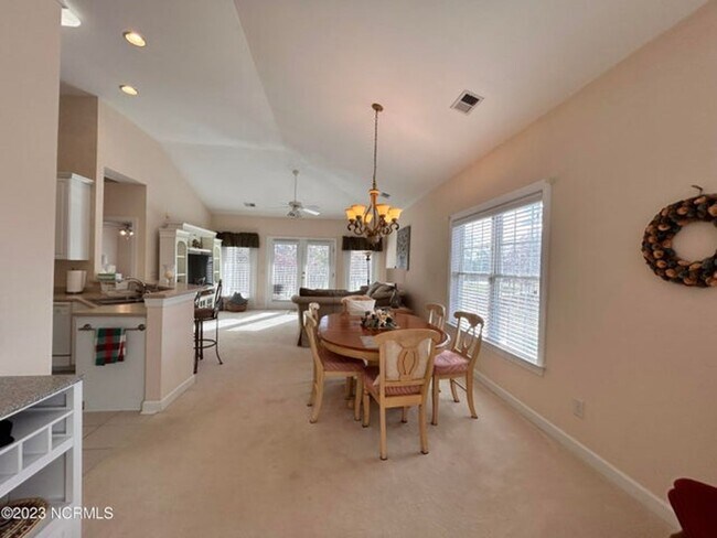 Building Photo - Beautiful Sea Trail Plantation townhome