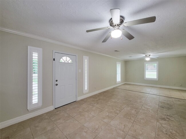 Building Photo - 25723 Glen Loch Dr