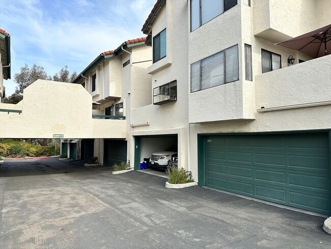 Building Photo - Outstanding Chula Vista Condo