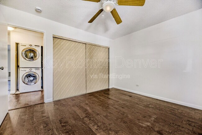 Building Photo - 2120 S Vaughn Way