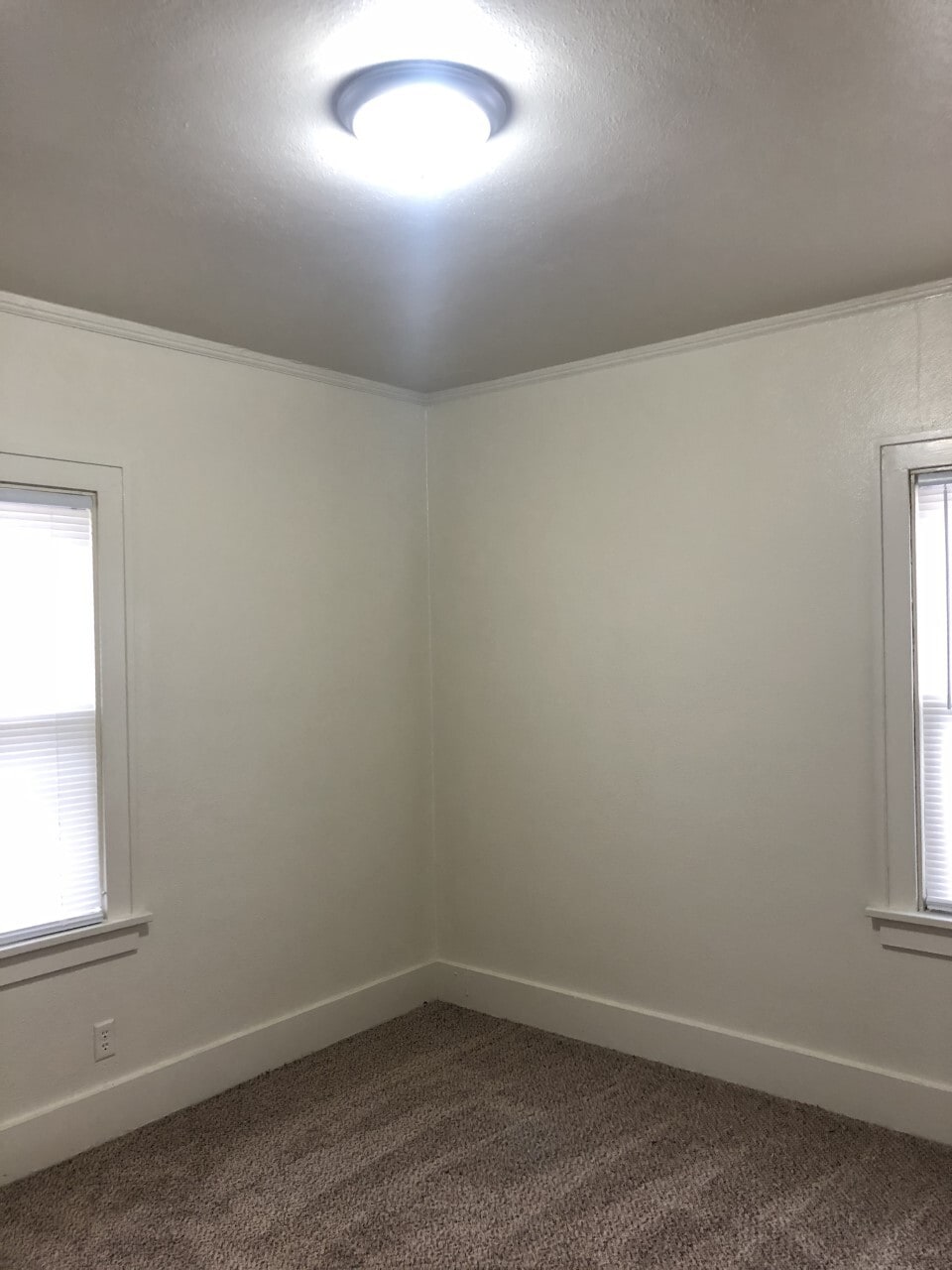 Building Photo - 817 W Nebraska Ave