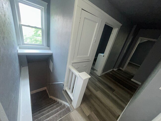 Building Photo - Charming 3-Bedroom Property in Prime Location
