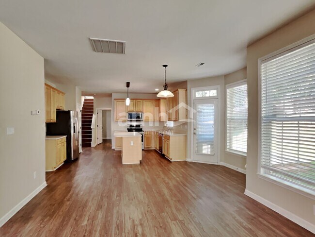 Building Photo - 7355 Sedgebrook Dr W