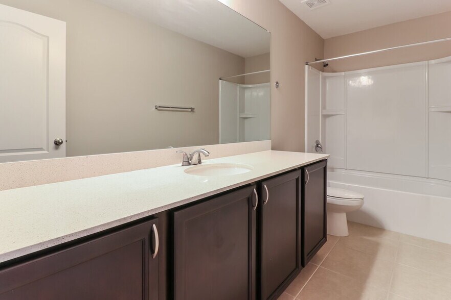 Building Photo - 6953 Redbay Dr