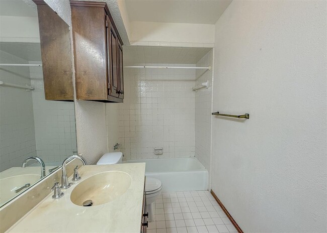 Building Photo - 3908 NW 68th St