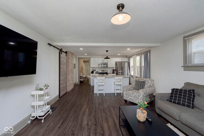 Building Photo - 2248 Nowland Ave