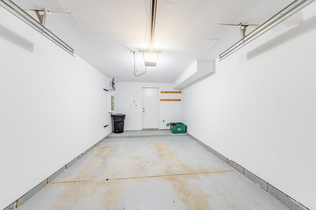 Building Photo - 695 River Park Village Blvd