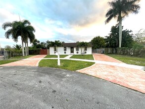 Building Photo - 1666 SW 3rd Ct