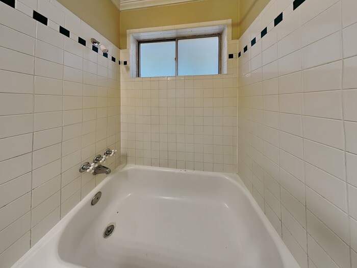 Building Photo - 614 Maydelle Ln