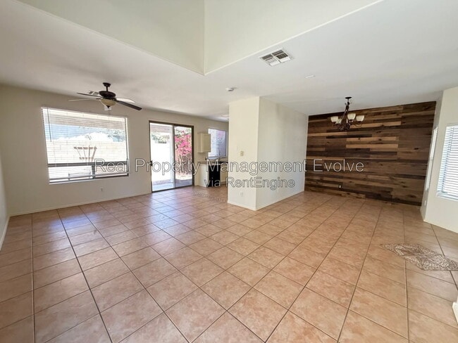 Building Photo - 2060 N 30th St