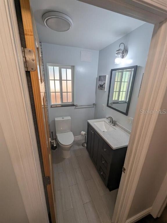 Building Photo - 1602 Amberlea Dr S