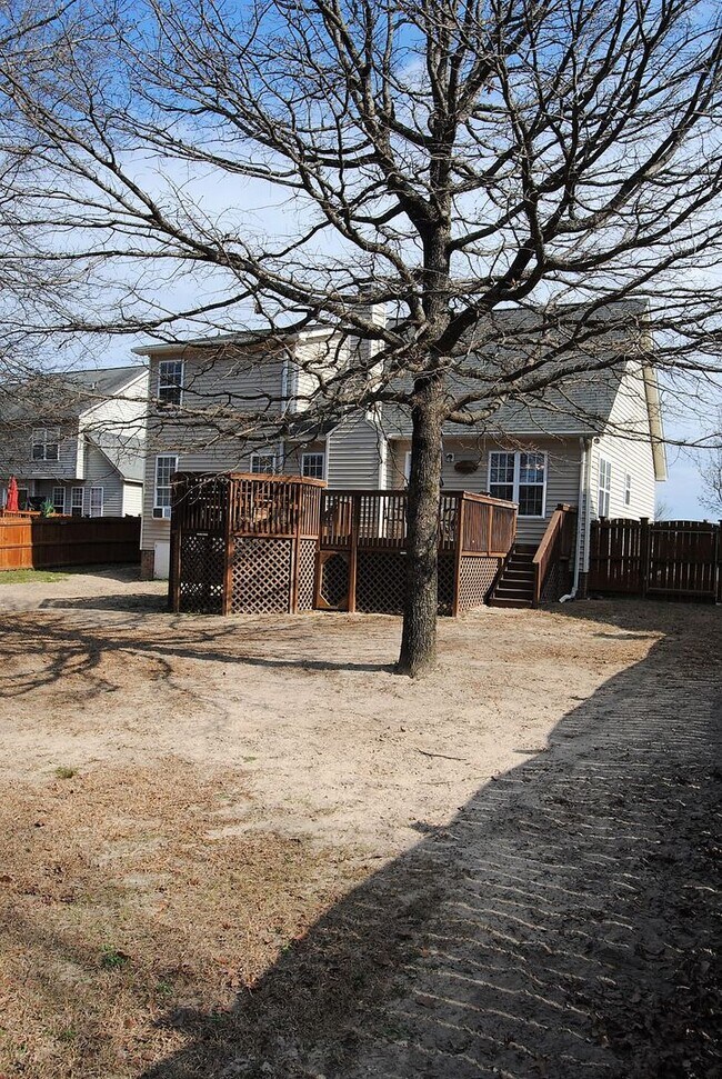 Building Photo - 2 Knot Ct