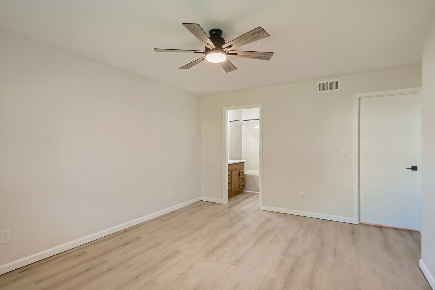 Huge primary bedroom! - 697 Canyon Dr