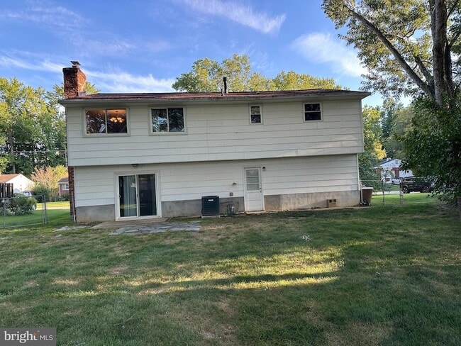 Building Photo - 924 Kenilworth Ave