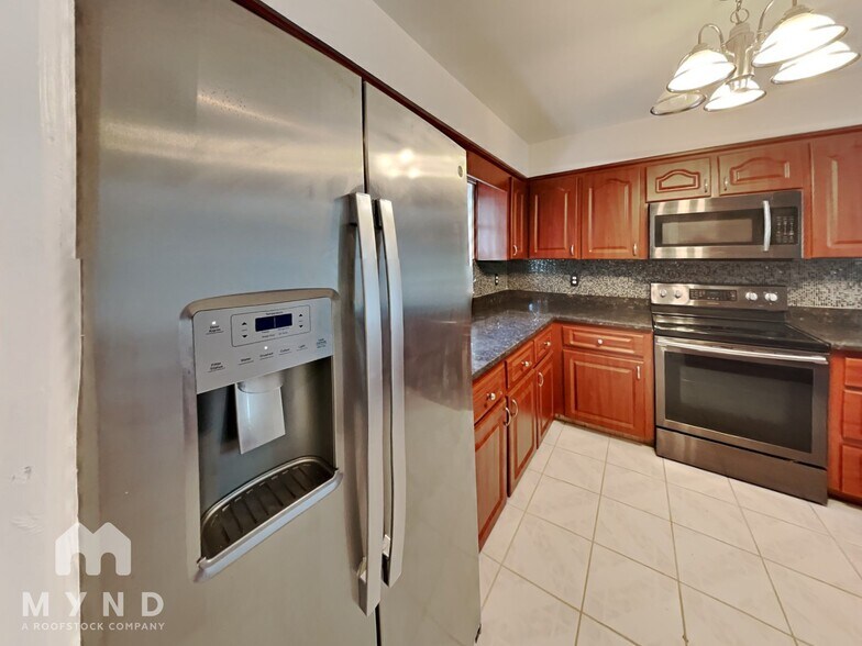 Building Photo - 7296 Daniel Webster Dr