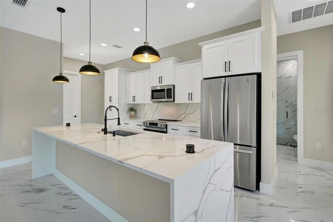 Building Photo - 212 Fairway Rd