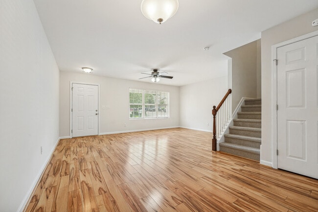 Building Photo - 7811 River Field Dr